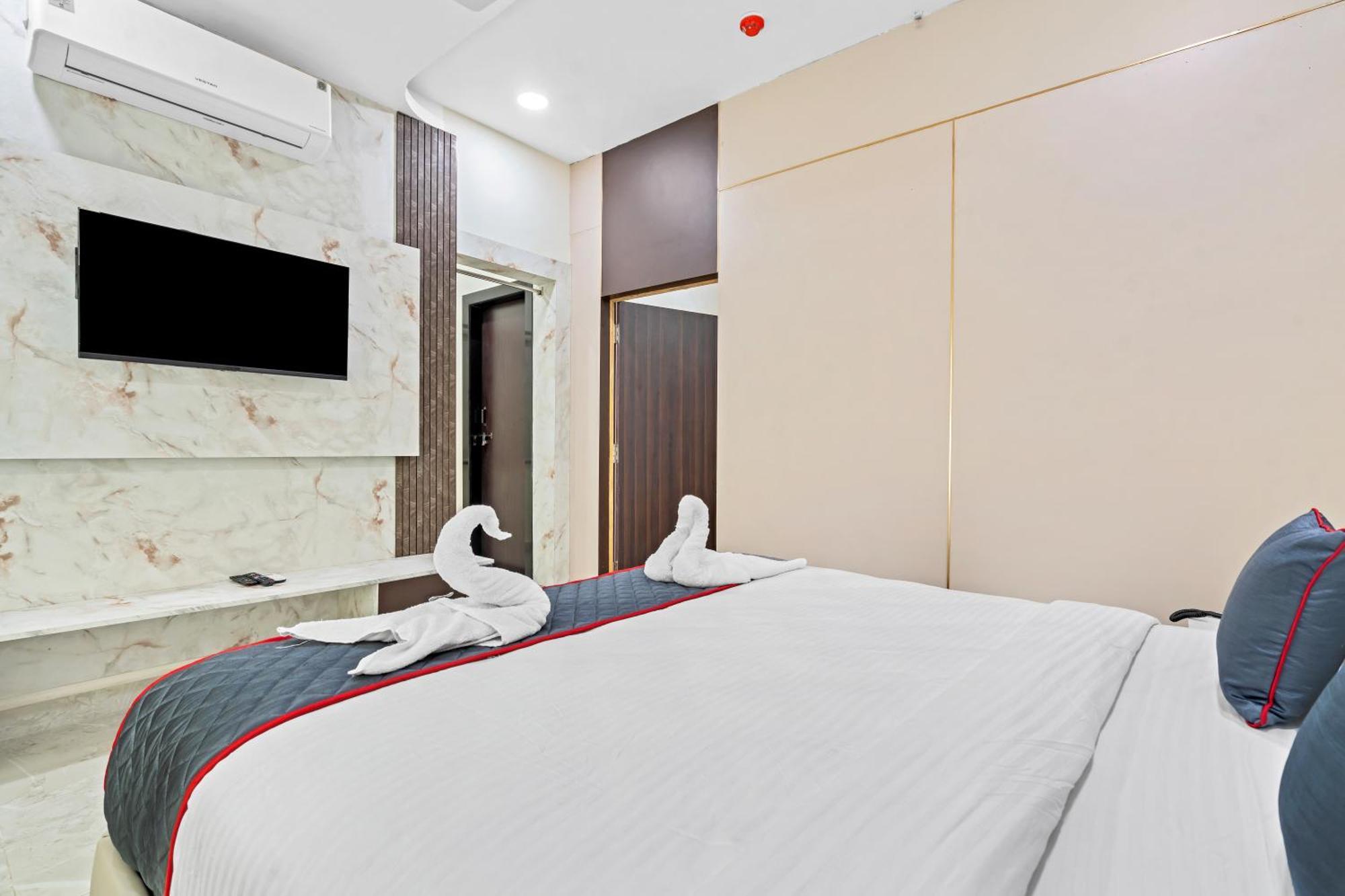 Hotel Sky Land Khammam Eksteriør billede