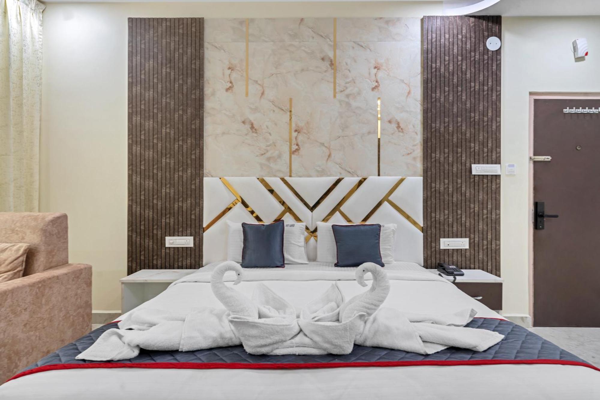 Hotel Sky Land Khammam Eksteriør billede